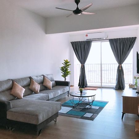 Traveler'S Homestay 旅人窝@ The Venus Sitiawan Kampong Lumut Kiri Exterior photo