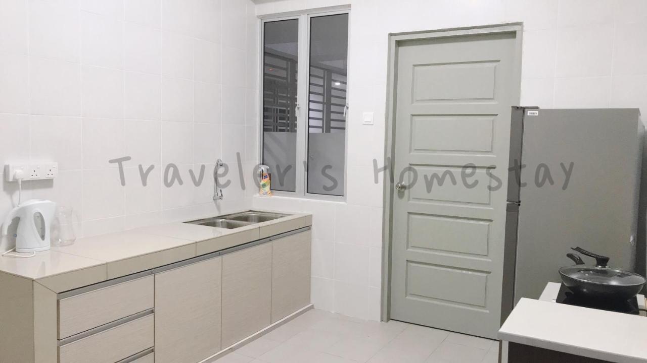 Traveler'S Homestay 旅人窝@ The Venus Sitiawan Kampong Lumut Kiri Exterior photo