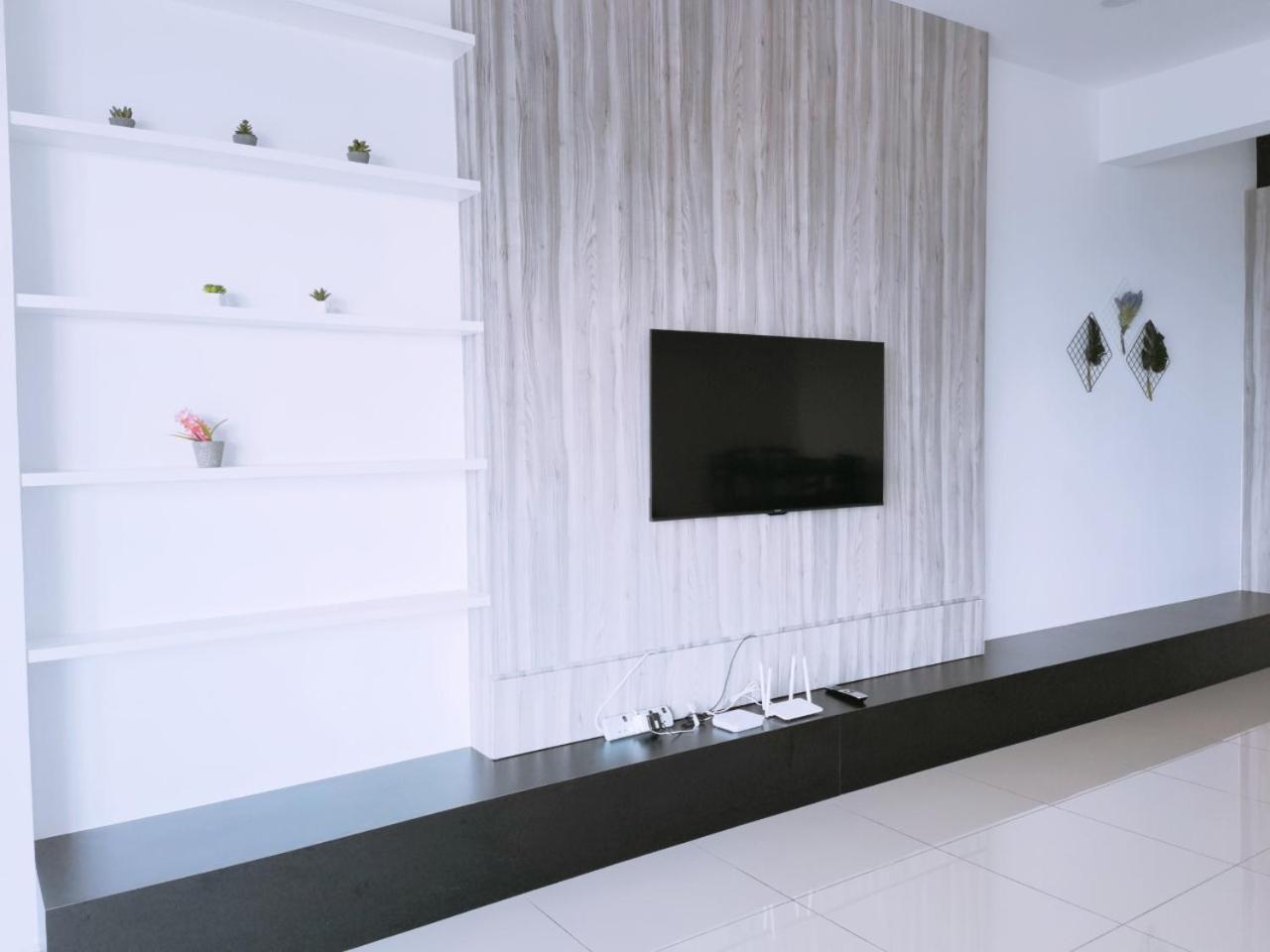Traveler'S Homestay 旅人窝@ The Venus Sitiawan Kampong Lumut Kiri Exterior photo